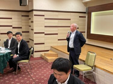ガラス工事のことなら福岡県板硝子商工協同組合へ。窓ガラスの機能として遮断熱には遮熱複層ガラス、防犯性の高い防犯ガラス、災害でも安心な強化ガラスなどがあります。ガラス修理、サッシ取替、網戸修理、窓の断熱(ガラス取替、窓ガラスフィルム貼り)、結露防止、鍵の修理、鏡の取付などもお任せ下さい。